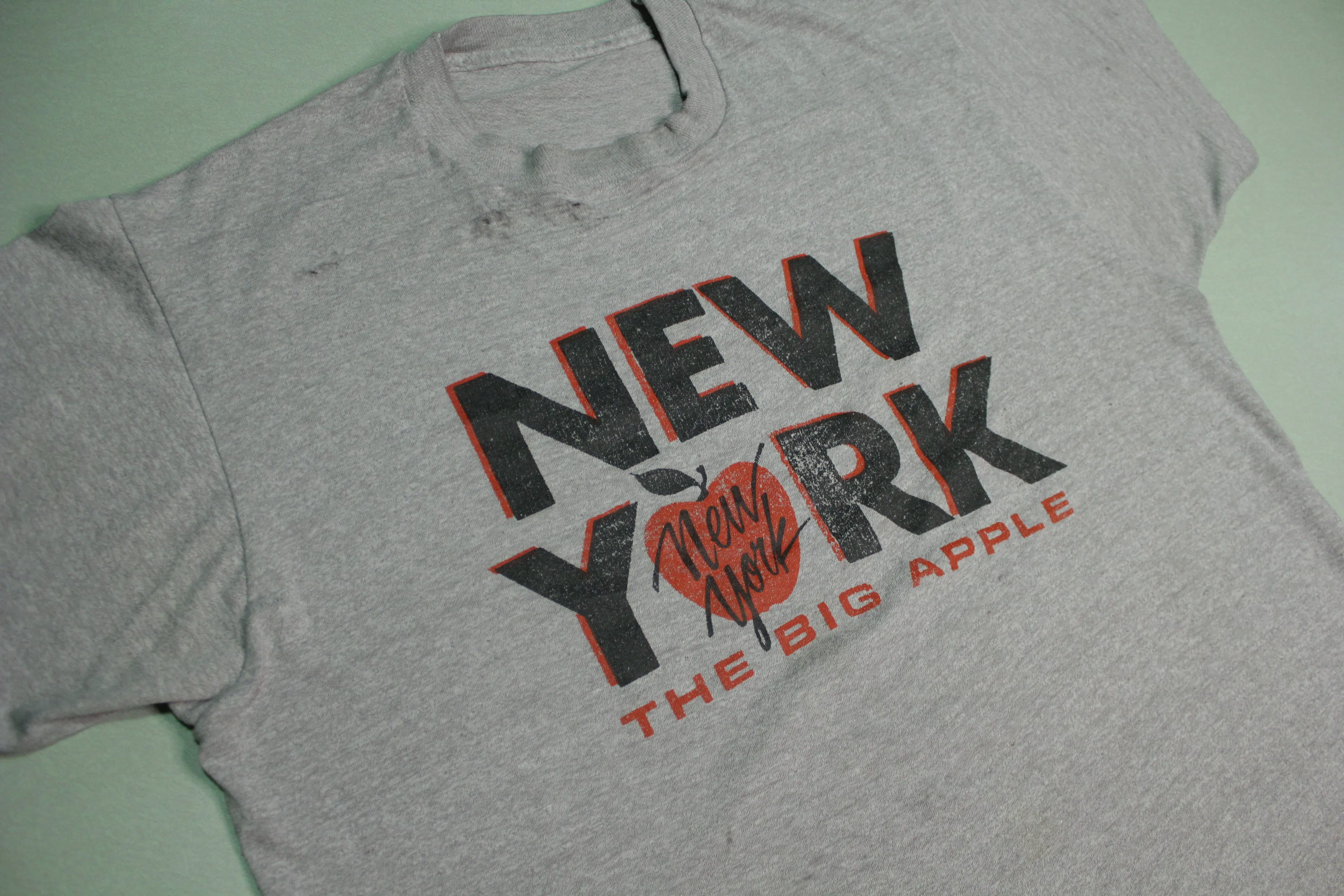 New York City The Big Apple Single Stitch Distressed 80's  90's Vintage Heathered T-Shirt