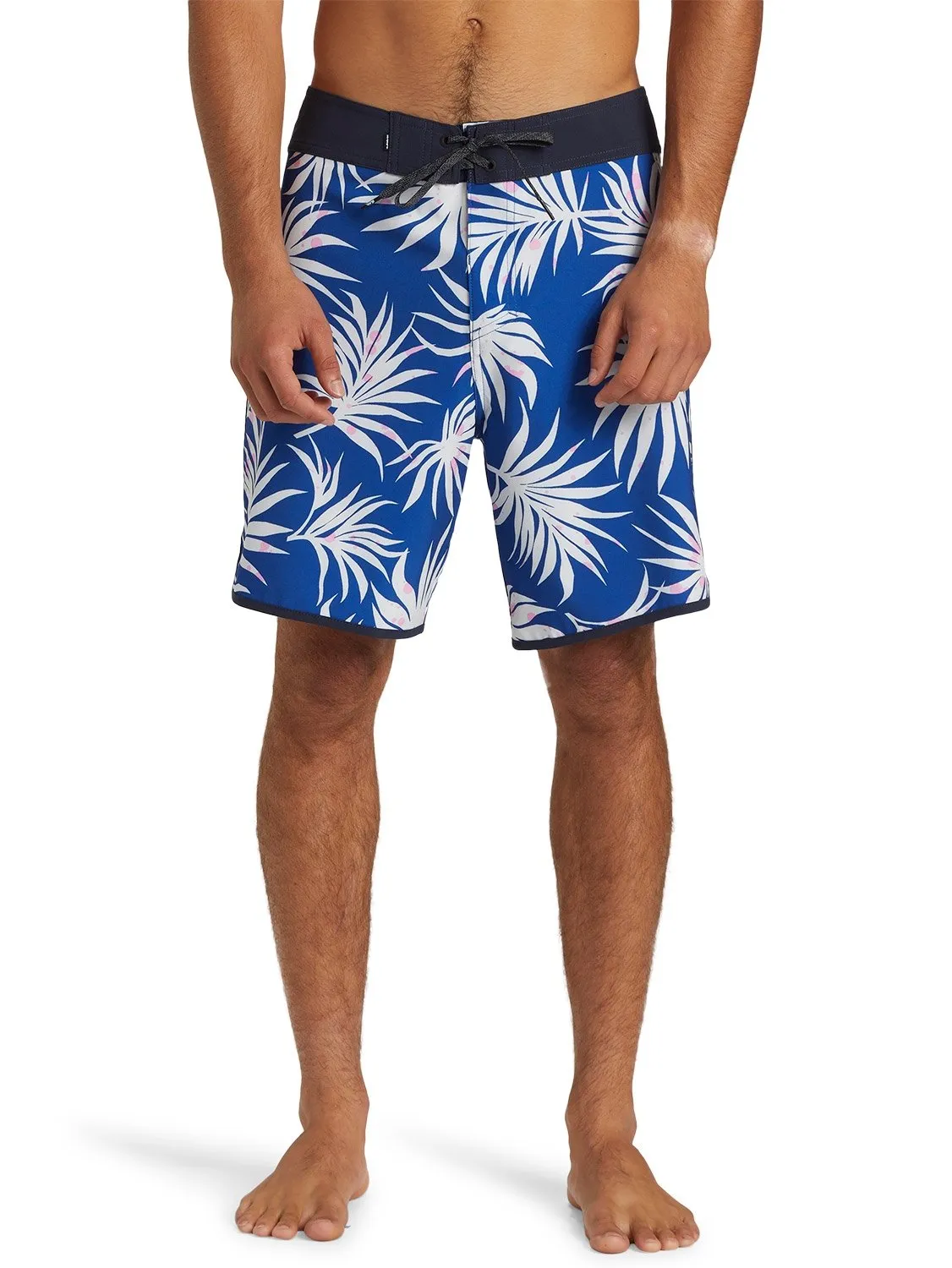 Quiksilver Mens Surfsilk Scallop 18 Boarshorts