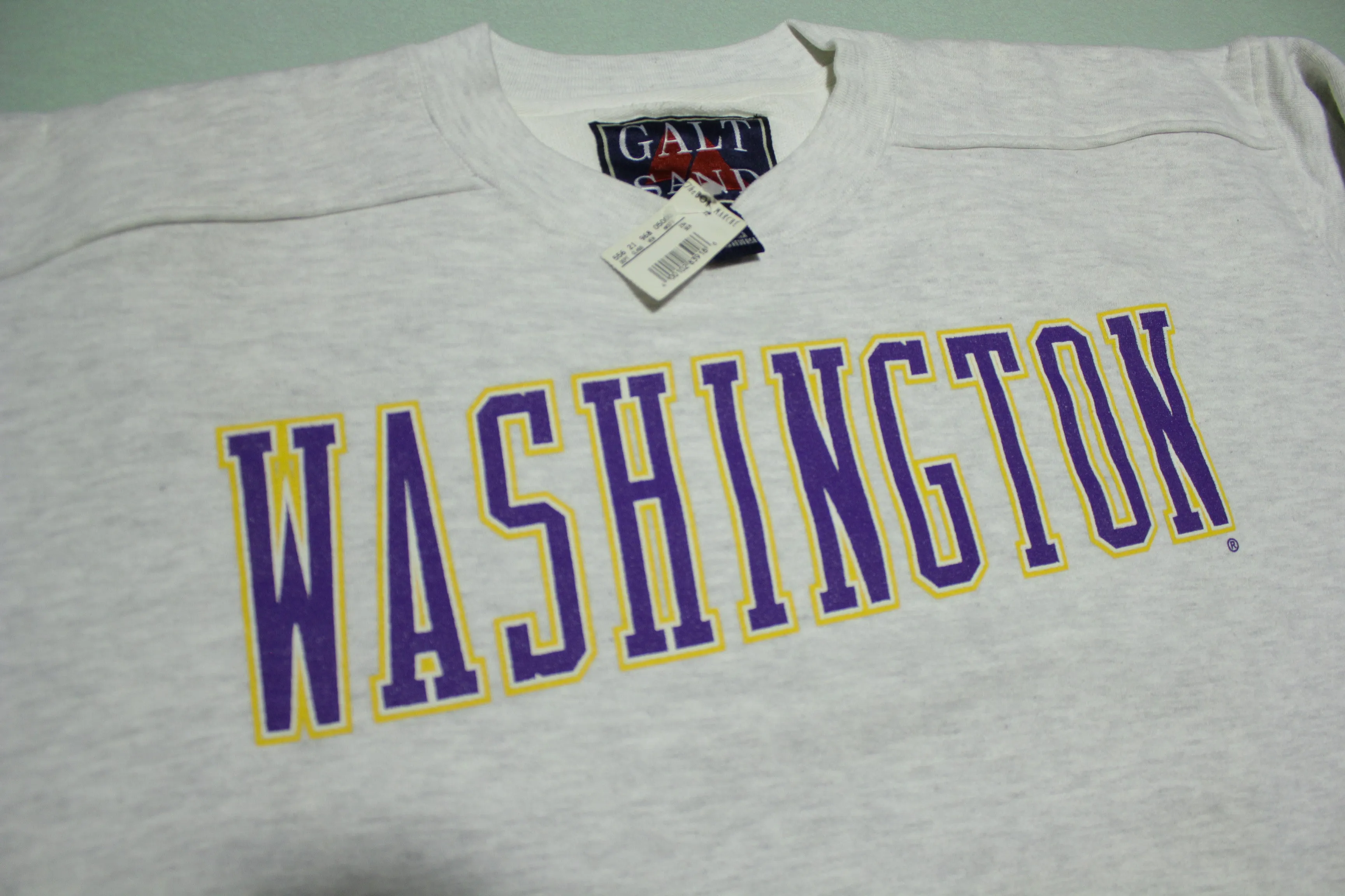 Washington Go Huskies NWT Vintage 90's Heavy Weight Sweatshirt